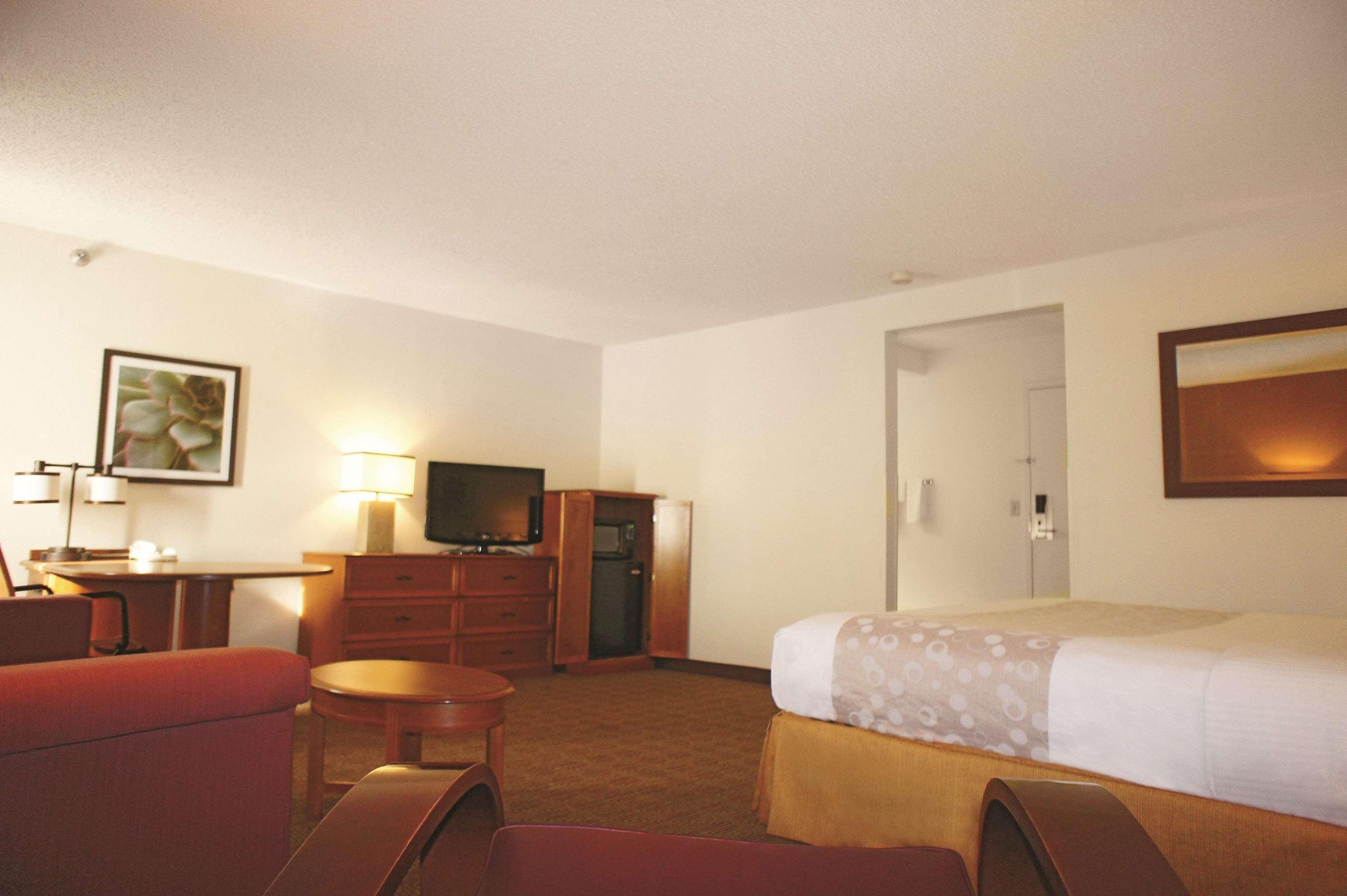 La Quinta Inn By Wyndham Kansas City North North Kansas City Exterior foto