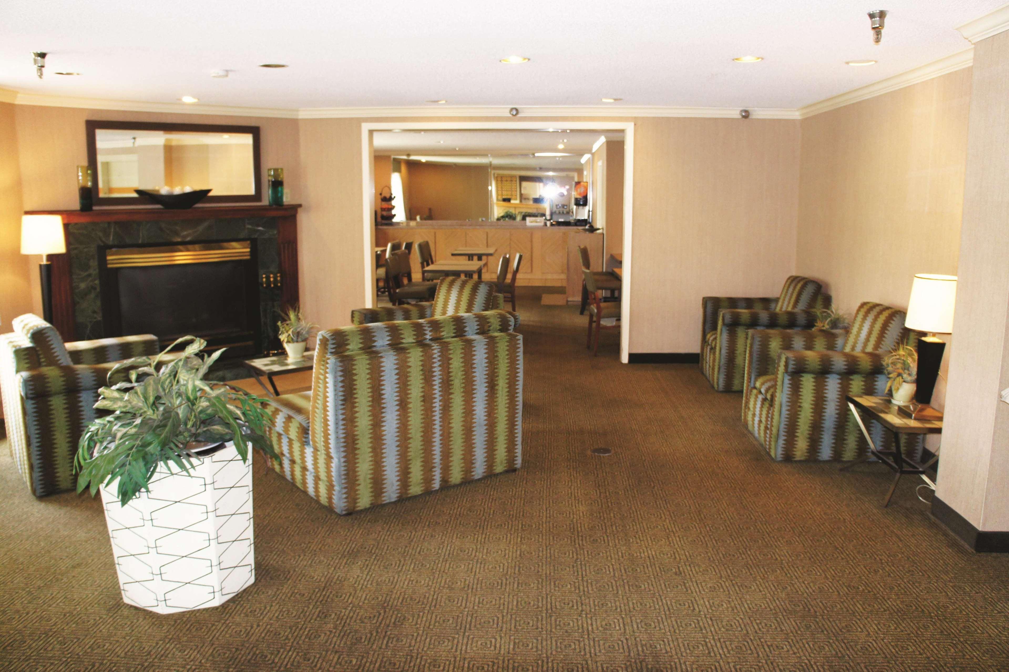 La Quinta Inn By Wyndham Kansas City North North Kansas City Exterior foto